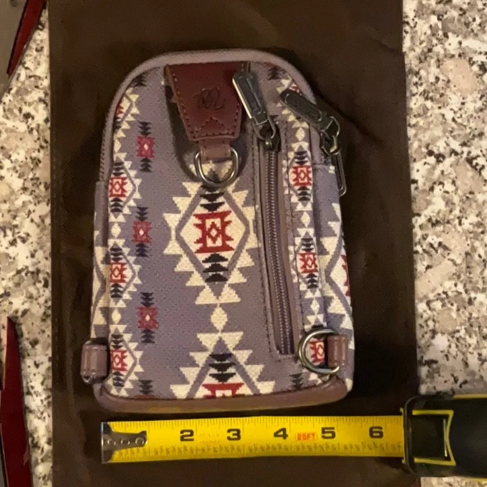 Wrangler Aztec Pattern Pouch - Picture 2 of 3